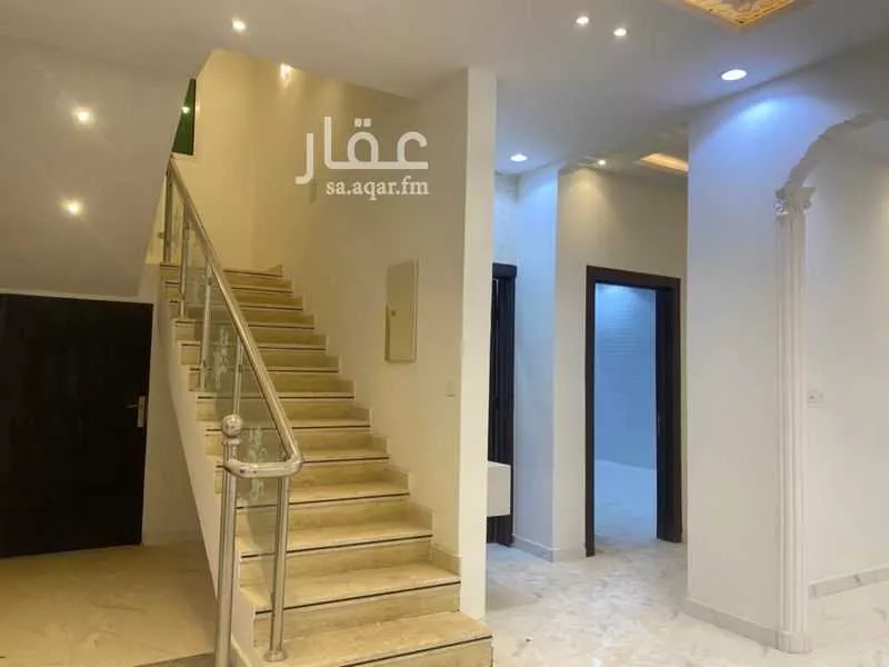 فيلا 7 غرف في بدر 4