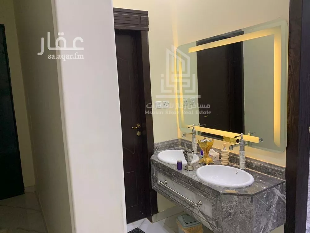 10 bedroom villa in Al Janadriyah 5