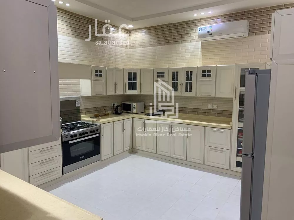 10 bedroom villa in Al Janadriyah 8