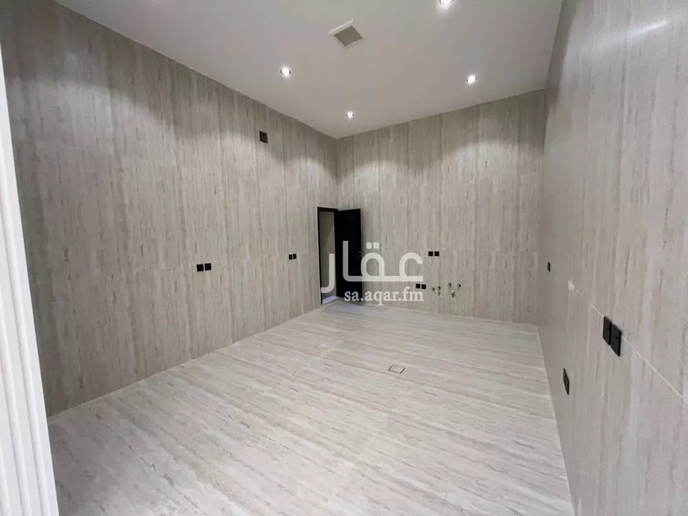 5 bedroom villa in Al Mahdiyyah 20