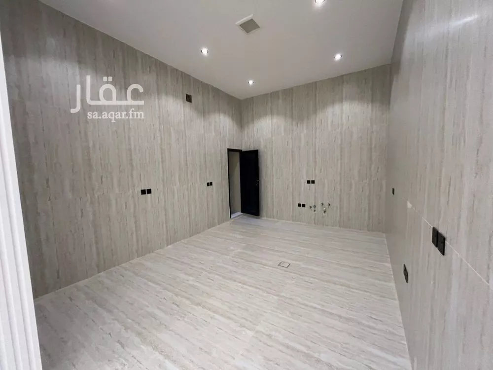 5 bedroom villa in Al Mahdiyyah 10