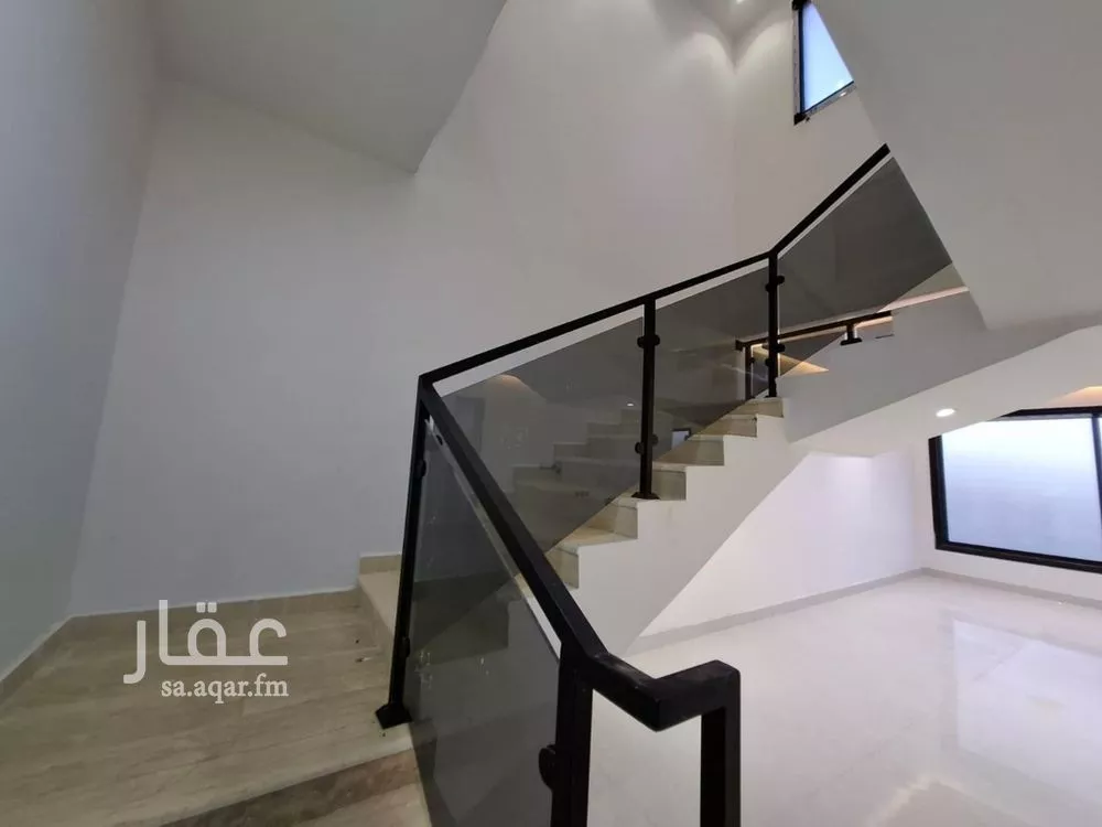 فيلا 5 غرف في بدر 6