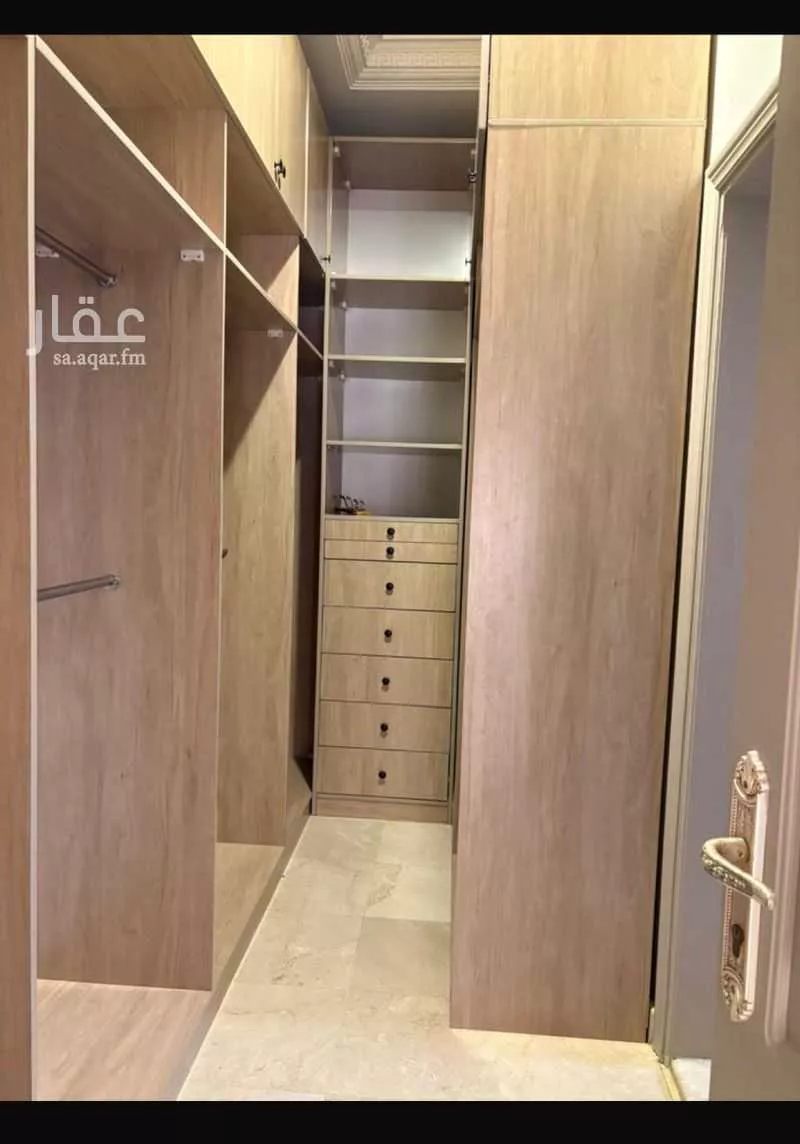 فيلا 4 غرف في البساتين 6