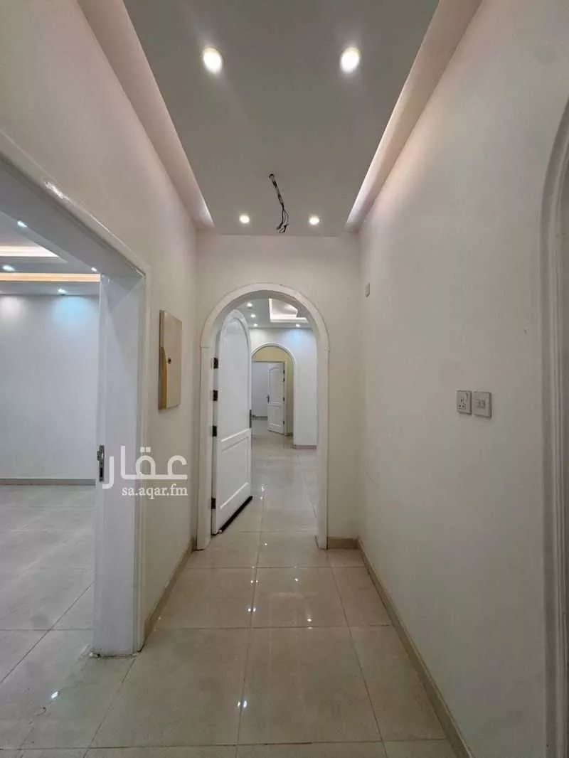 عمارة 696 م² في قلعة مخيط 2