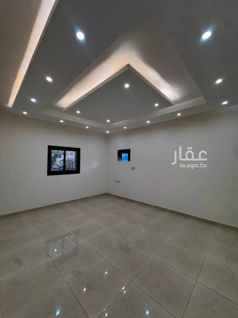 عمارة 696 م² في قلعة مخيط 4