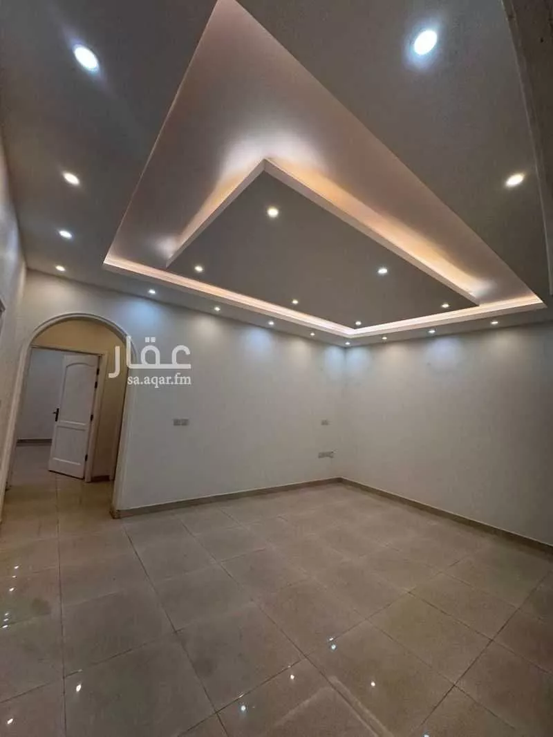 عمارة 696 م² في قلعة مخيط 5