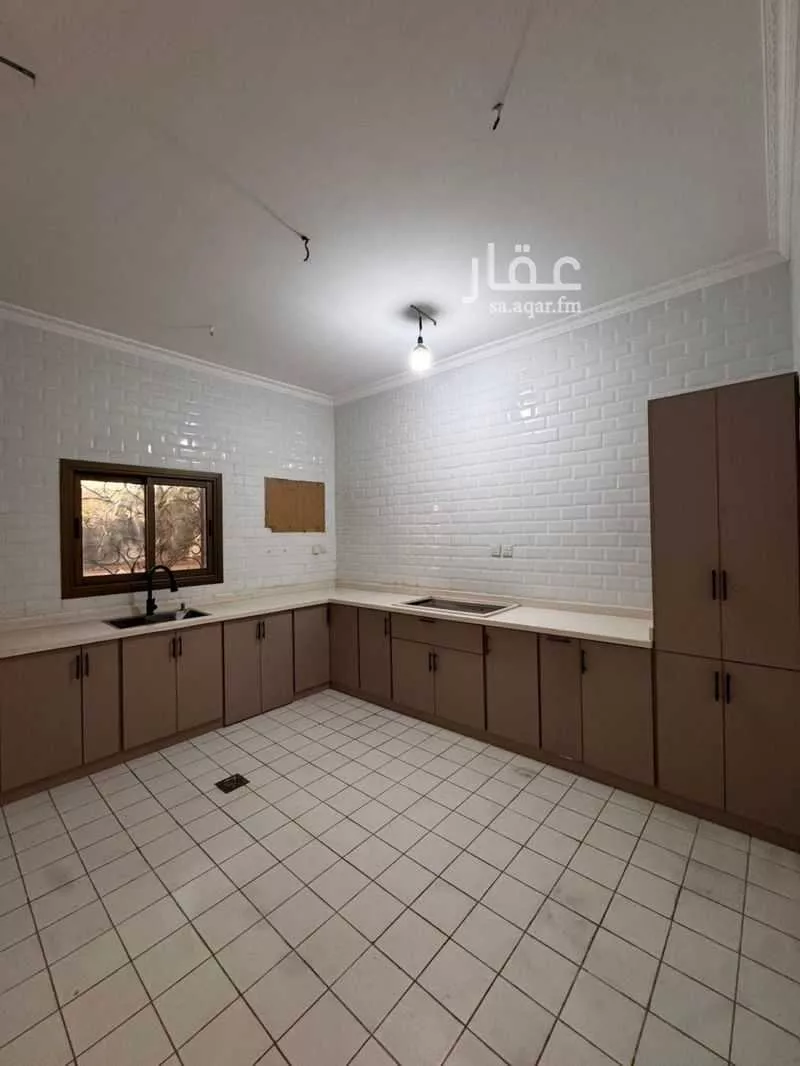 عمارة 696 م² في قلعة مخيط 6