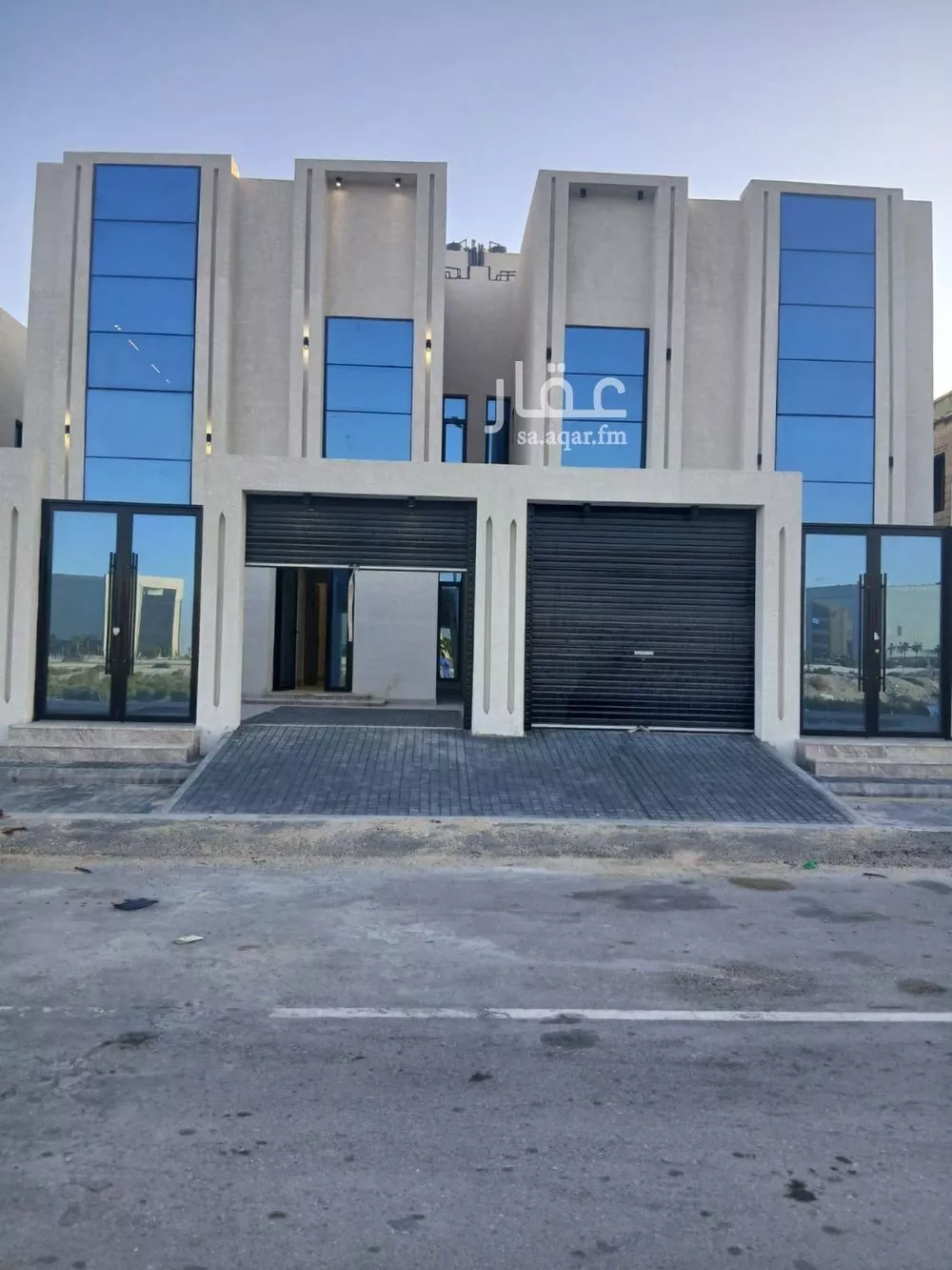 فيلا 8 غرف في الشرق 3