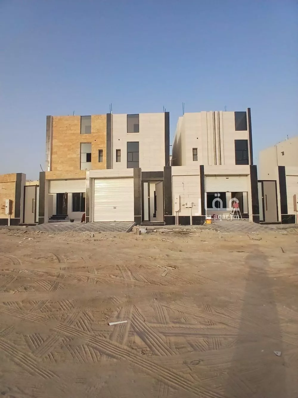 فيلا 8 غرف في ضاحية الملك فهد 3