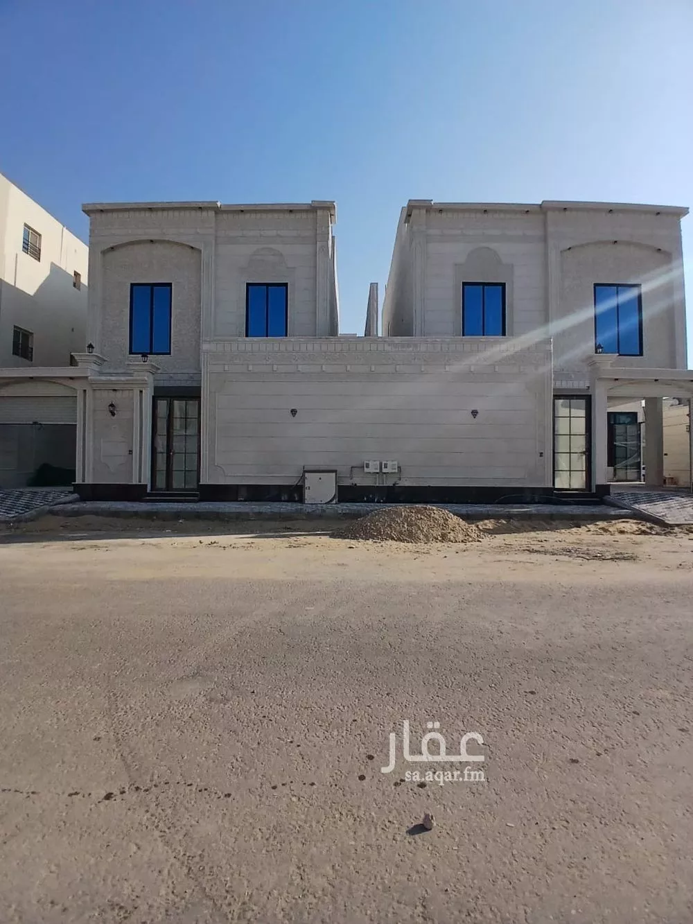 فيلا 9 غرف في ضاحية الملك فهد 4