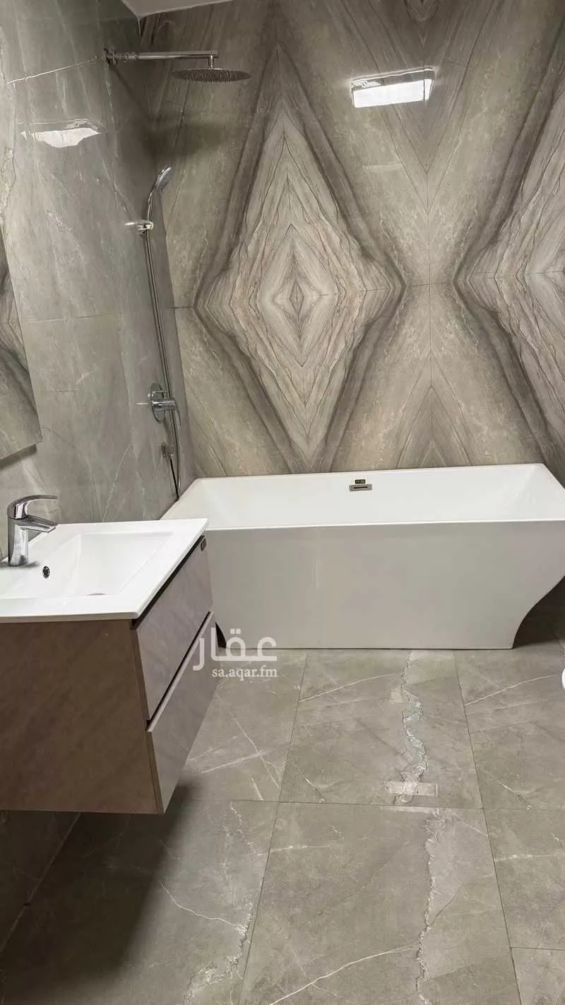 4 bedroom floor in Umm Al Hamam Al Sharqi 2
