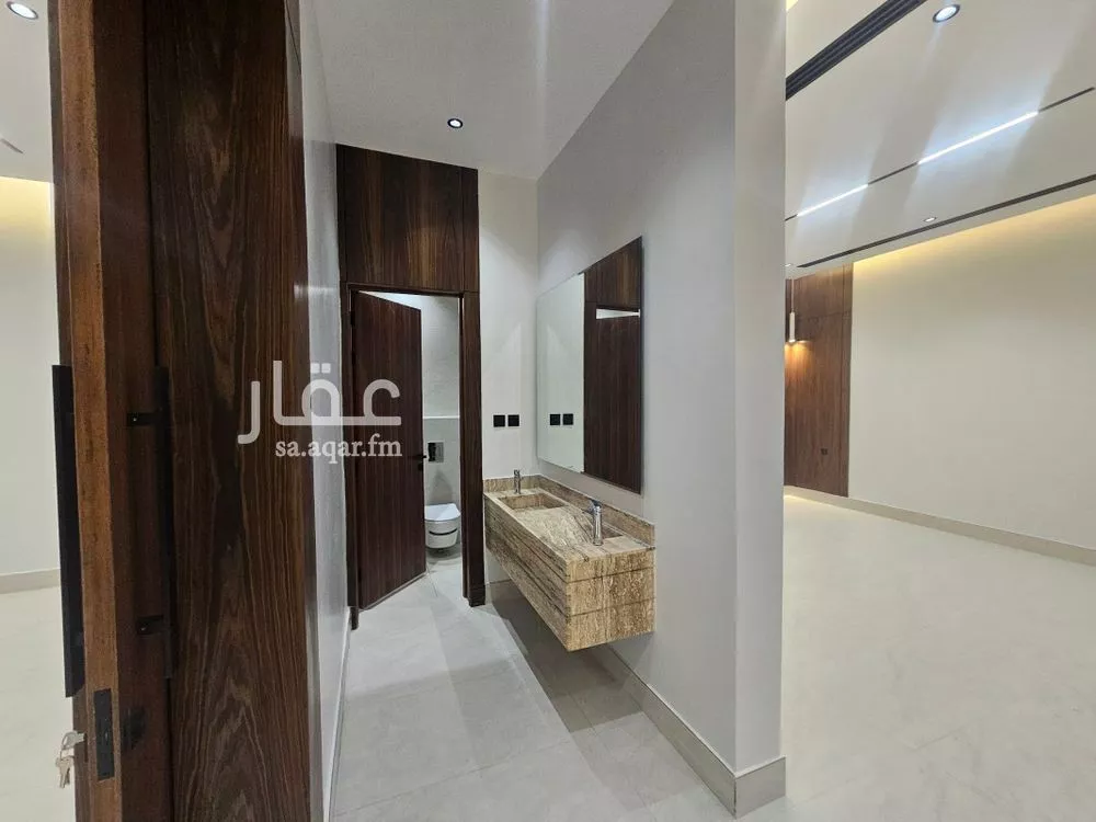 5 bedroom villa in Al Narjis 8