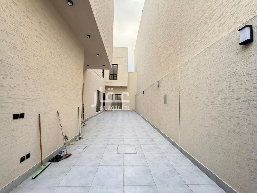 6 bedroom villa in Al Mahdiyyah 2