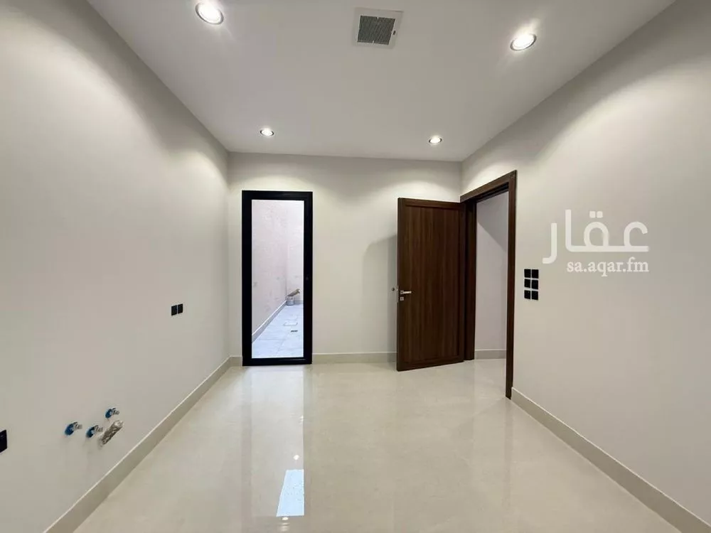6 bedroom villa in Al Mahdiyyah 13
