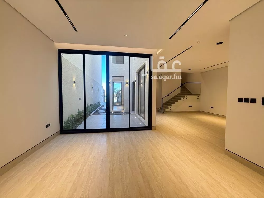 5 bedroom villa in Al Mahdiyyah 12