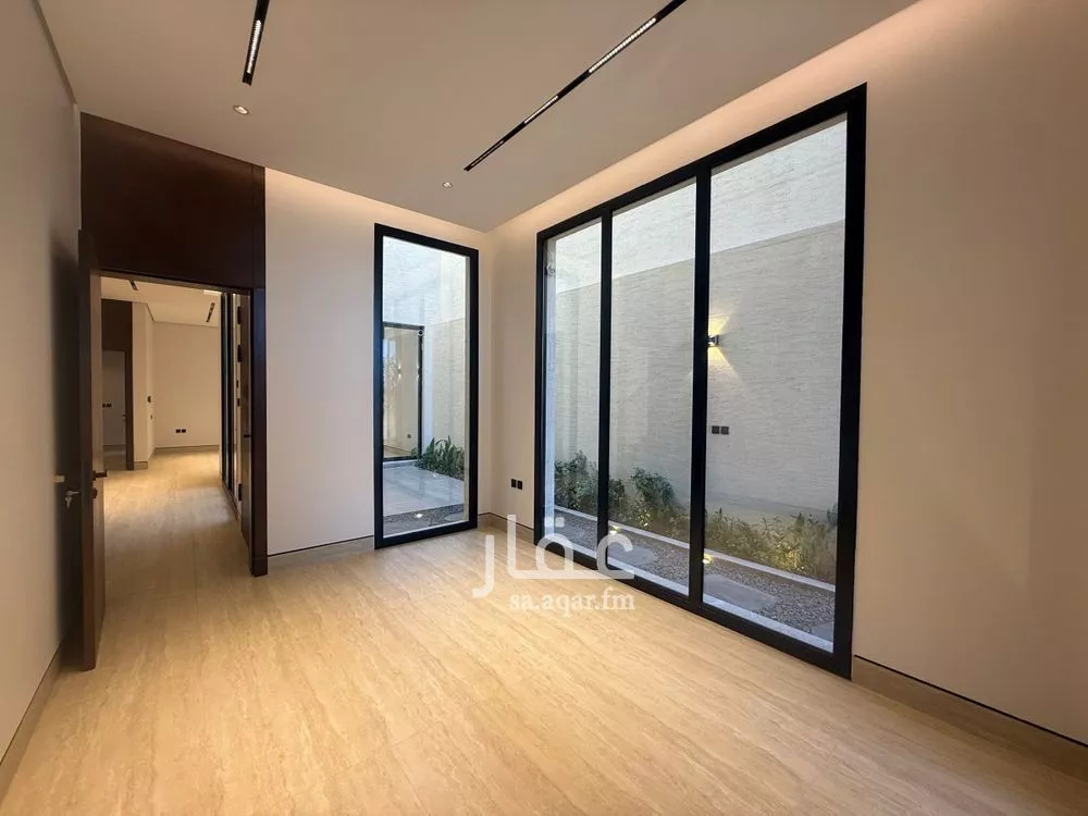 5 bedroom villa in Al Mahdiyyah 17