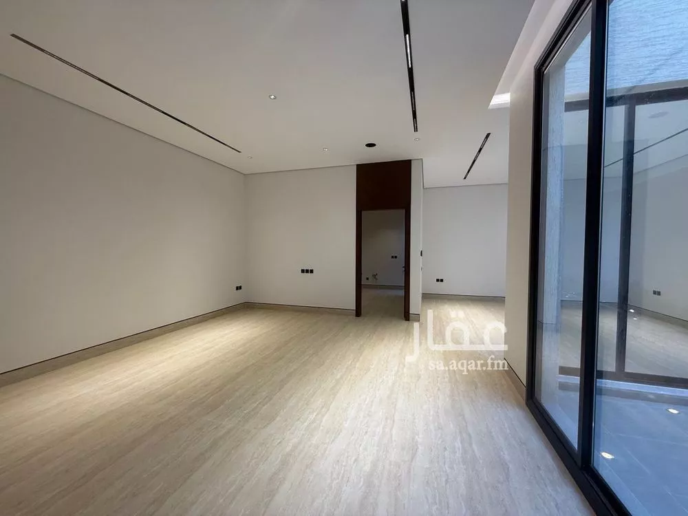5 bedroom villa in Al Mahdiyyah 10
