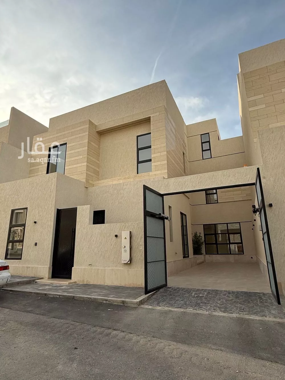5 bedroom villa in Al Mahdiyyah 2