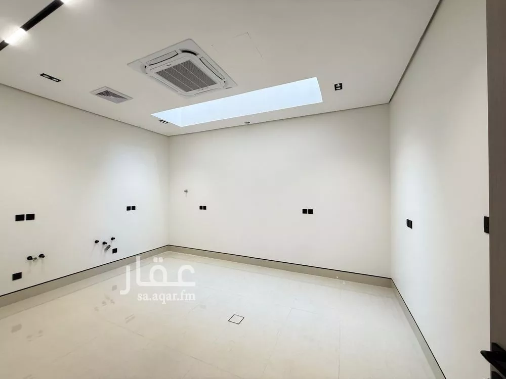 5 bedroom villa in Al Mahdiyyah 14