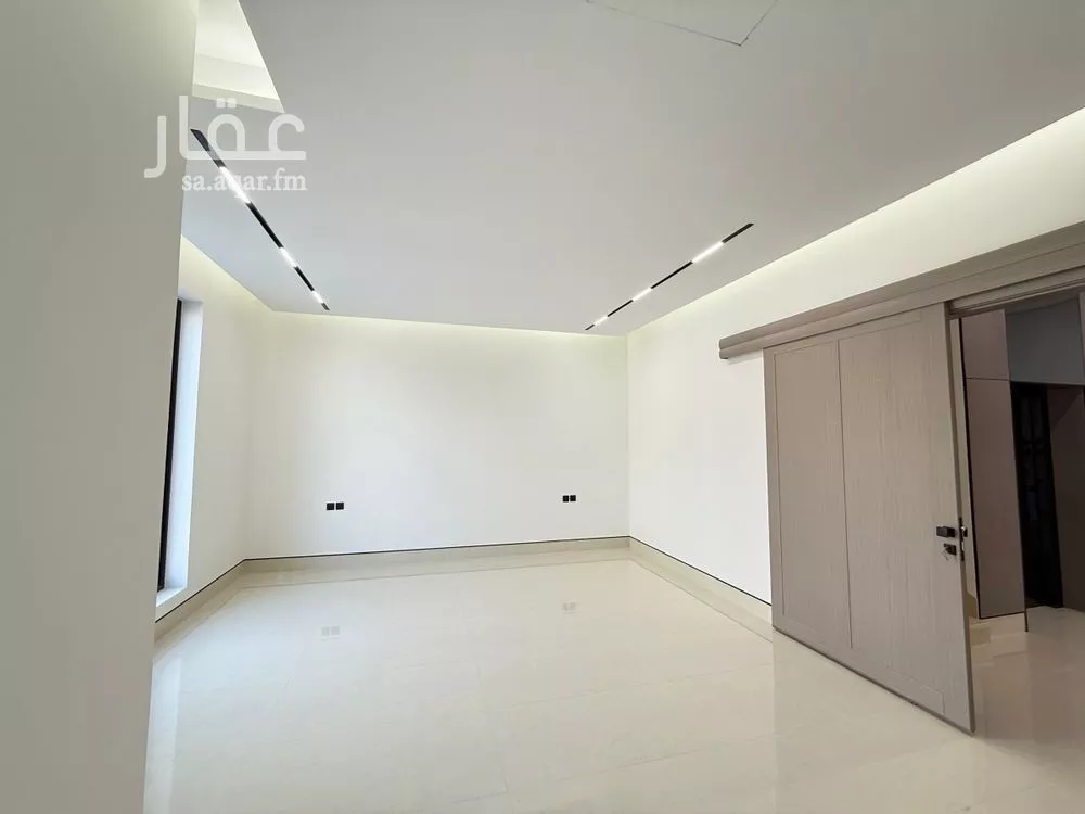 5 bedroom villa in Al Mahdiyyah 16