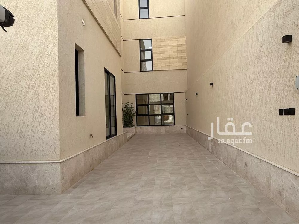 5 bedroom villa in Al Mahdiyyah 5
