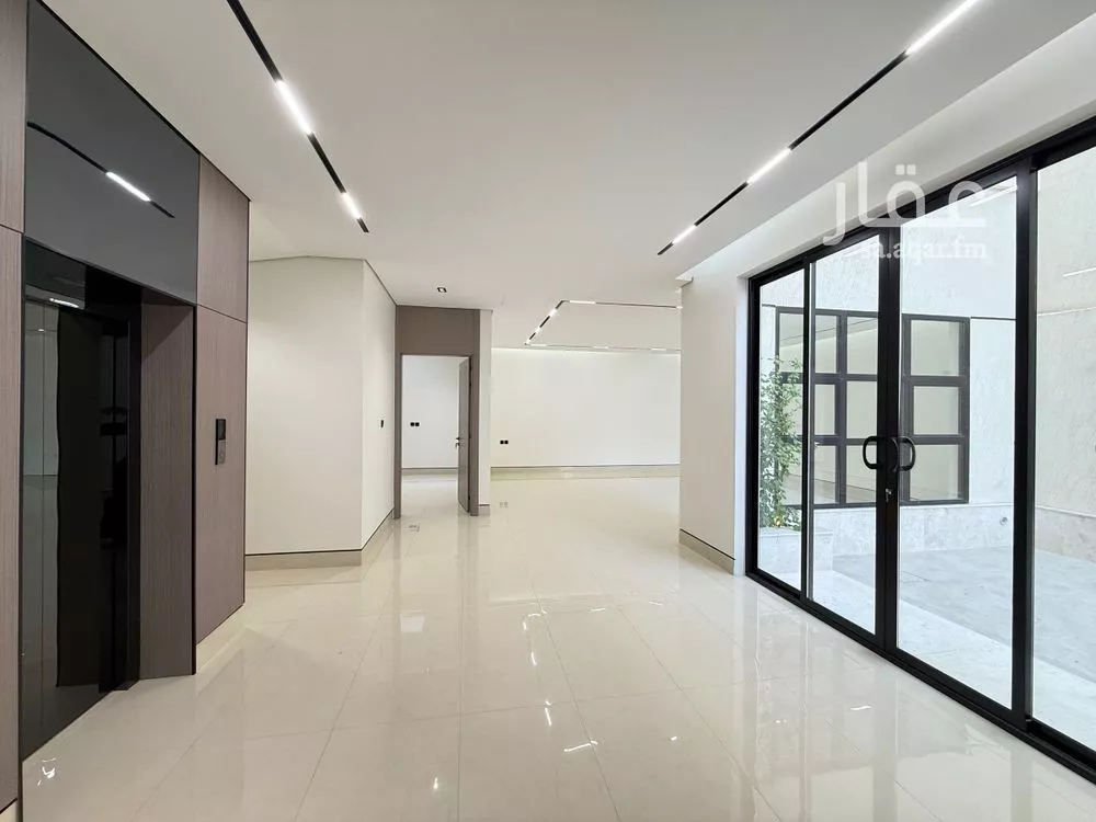 5 bedroom villa in Al Mahdiyyah 9