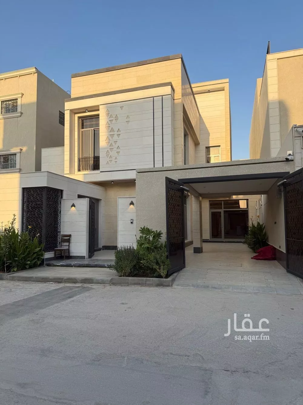 5 bedroom villa in Al Mahdiyyah 2