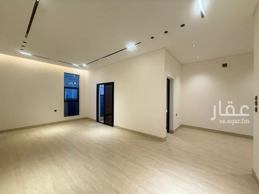 5 bedroom villa in Al Mahdiyyah 16