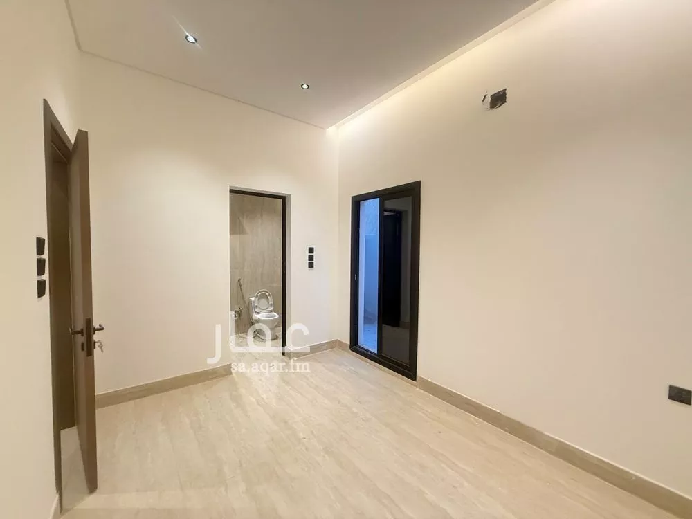 5 bedroom villa in Al Mahdiyyah 8