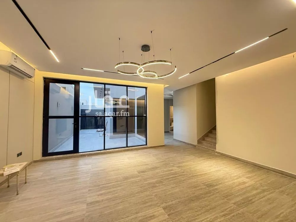 6 bedroom villa in Al Mahdiyyah 2