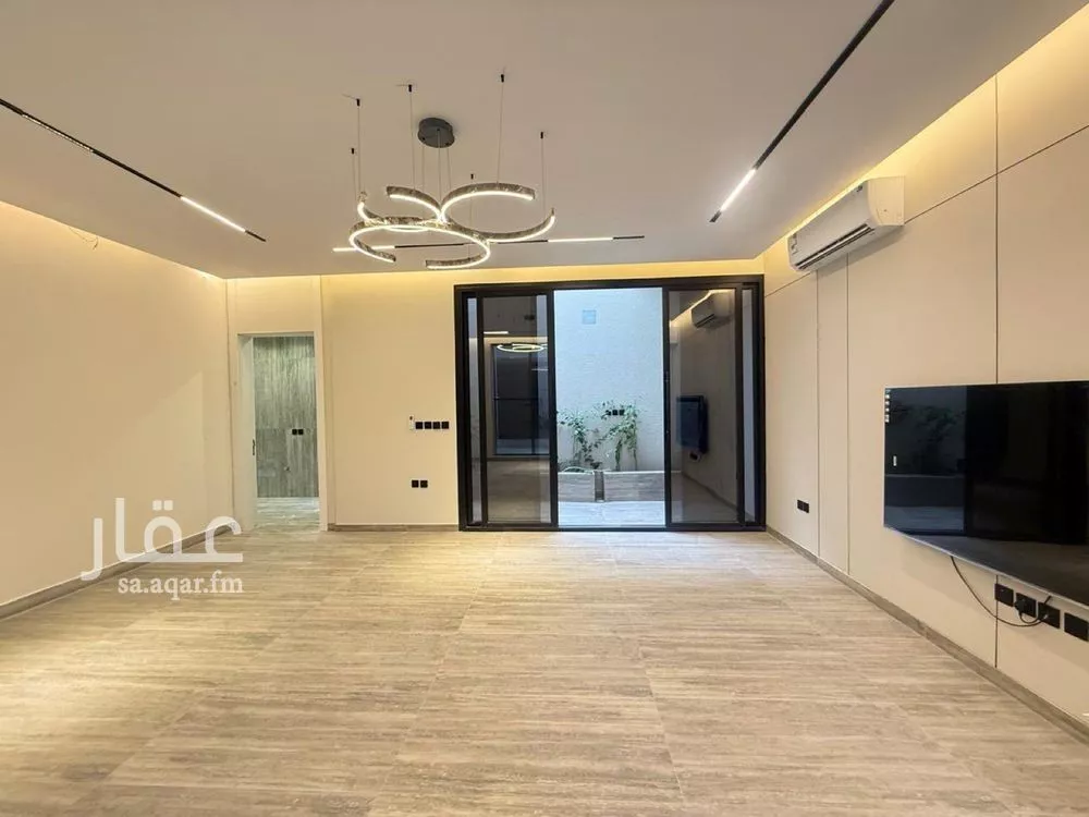 6 bedroom villa in Al Mahdiyyah 3