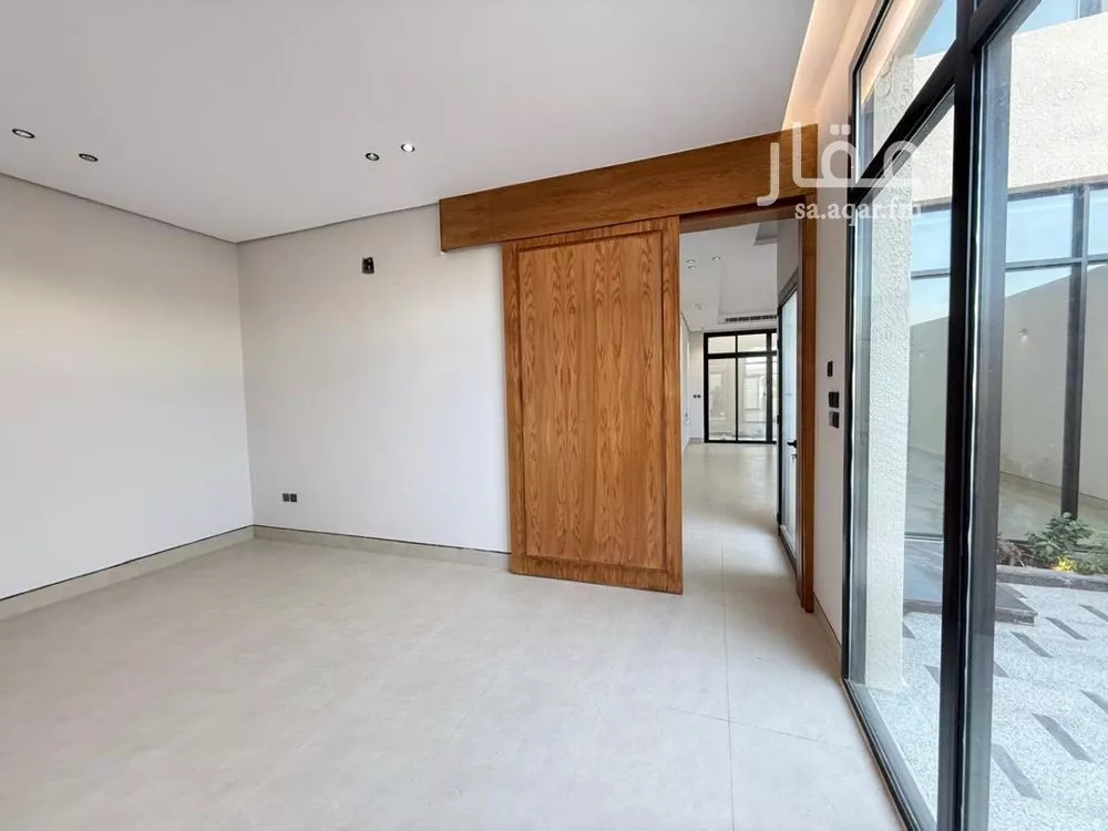 5 bedroom villa in Al Mahdiyyah 8