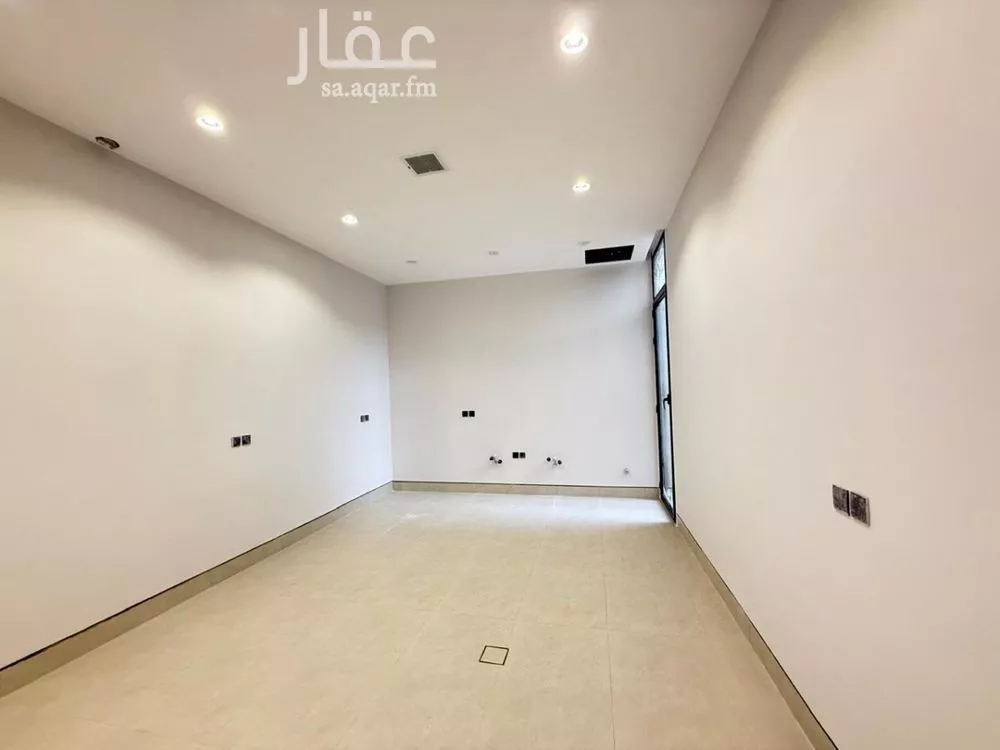 5 bedroom villa in Al Mahdiyyah 10