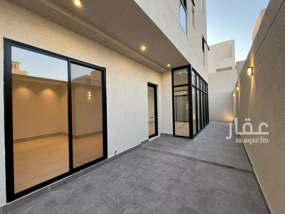 5 bedroom villa in Al Mahdiyyah 4
