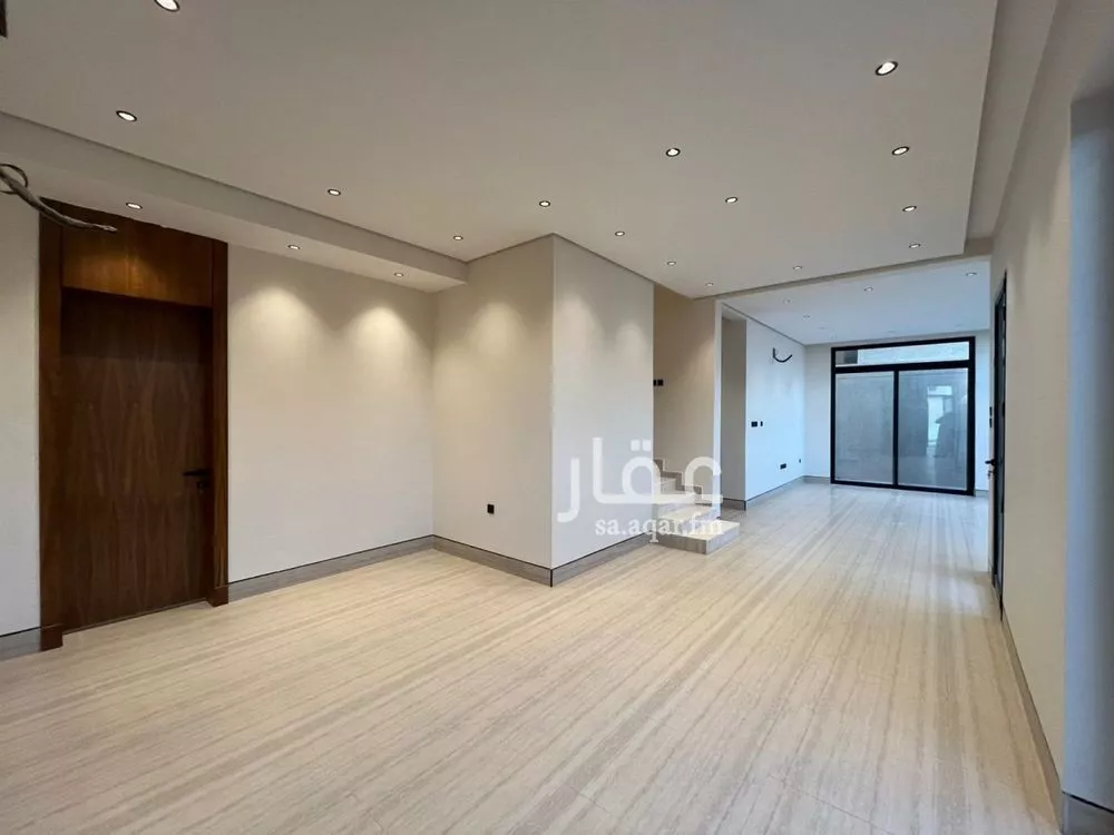 5 bedroom villa in Al Mahdiyyah 9