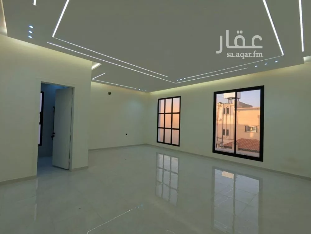 8 bedroom villa in Al Uraija Al Gharbiyah 2