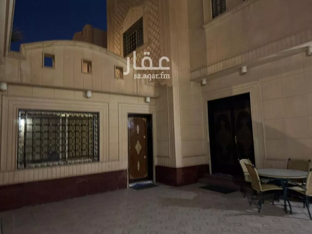 6 bedroom villa in Ishbiliyah 2