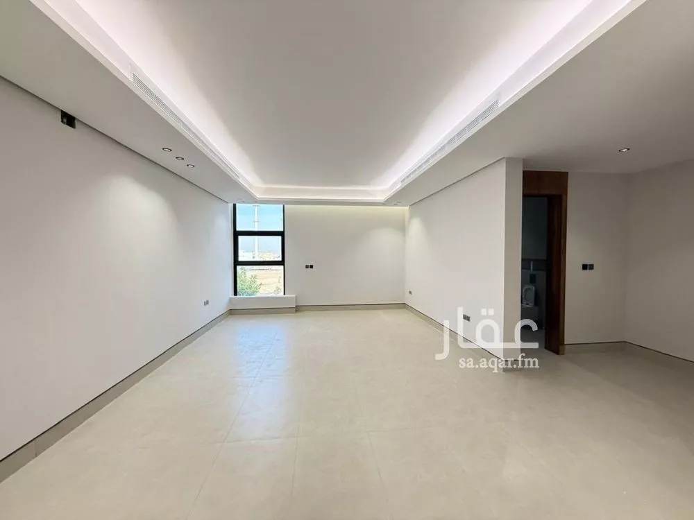 5 bedroom villa in Al Mahdiyyah 2