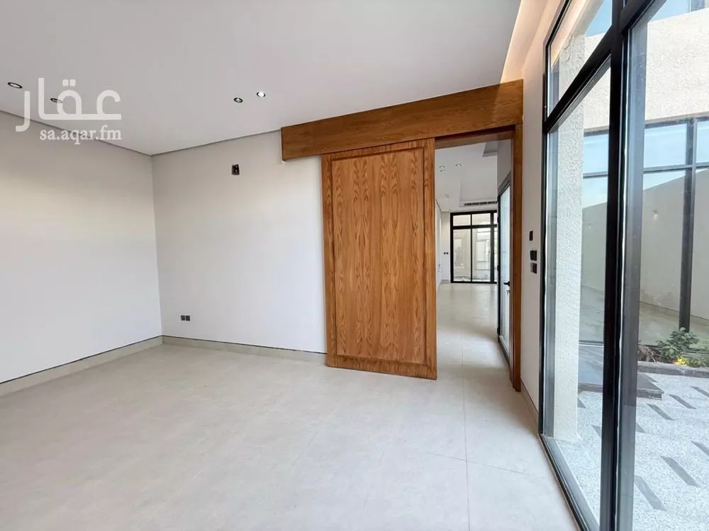 5 bedroom villa in Al Mahdiyyah 11