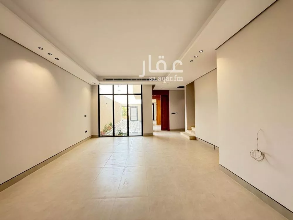 5 bedroom villa in Al Mahdiyyah 18