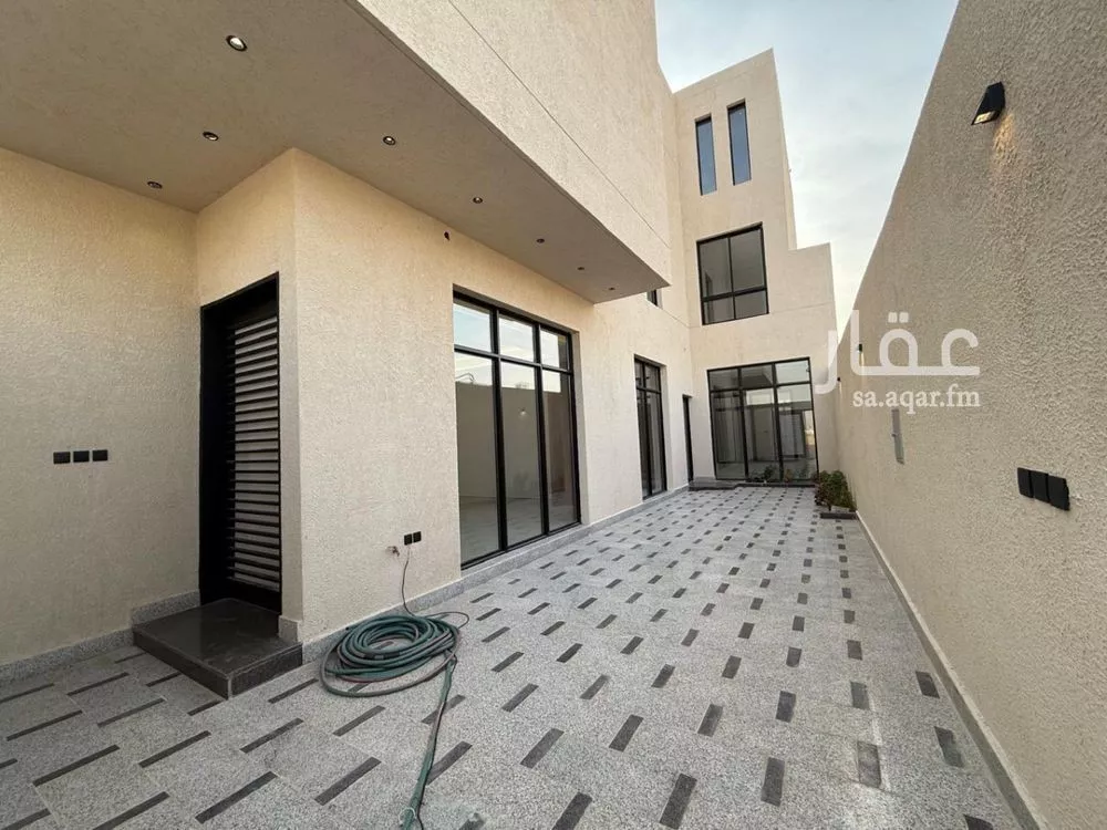 5 bedroom villa in Al Mahdiyyah 22