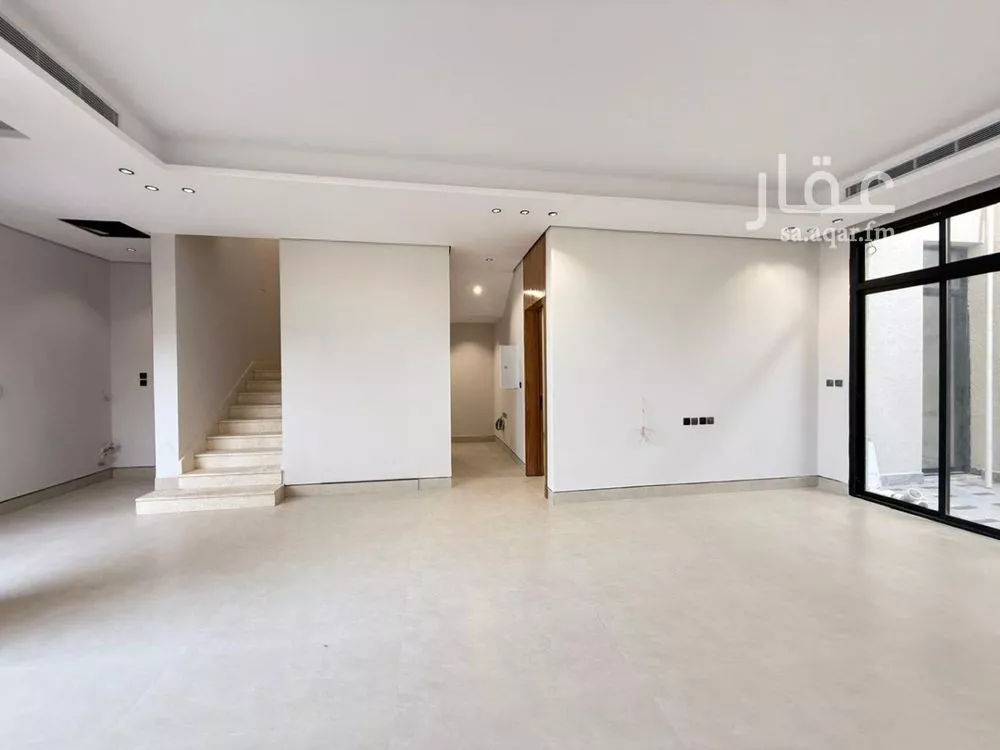 5 bedroom villa in Al Mahdiyyah 6