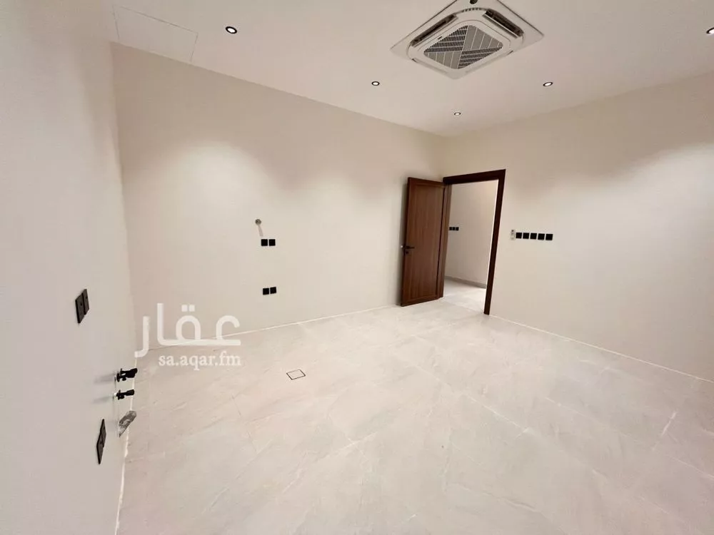 4 bedroom villa in Al Mahdiyyah 7