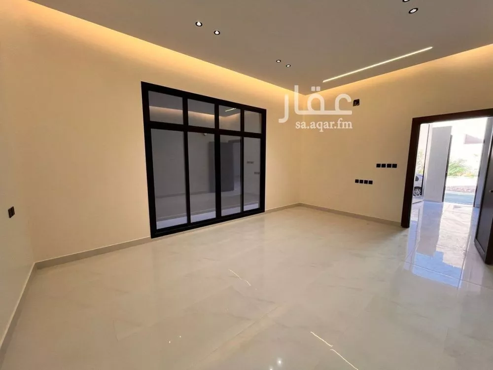 4 bedroom villa in Al Mahdiyyah 8