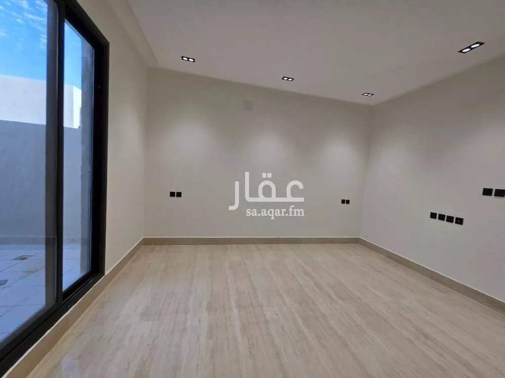 فيلا 7 غرف في عكاظ 11