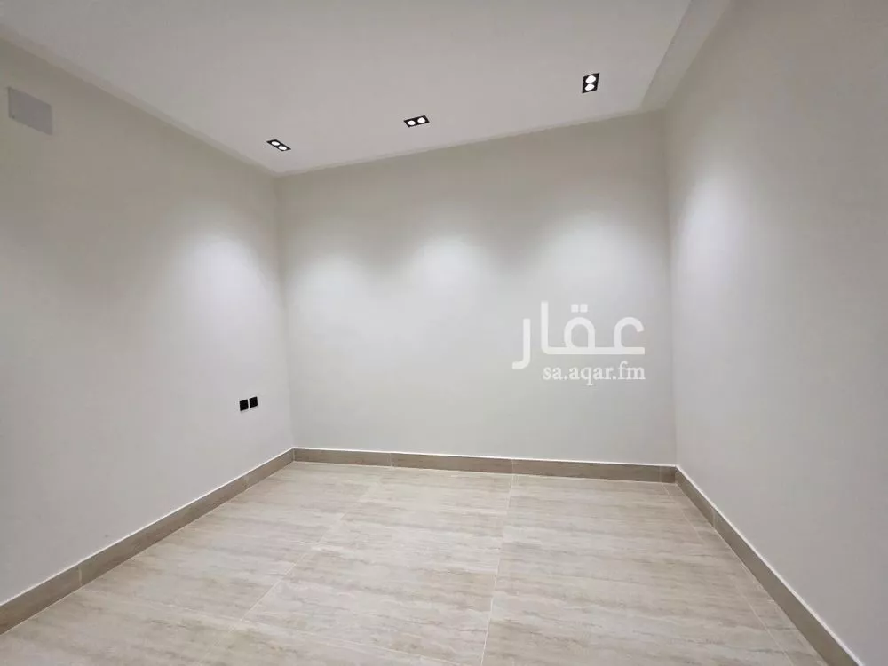 فيلا 7 غرف في عكاظ 6