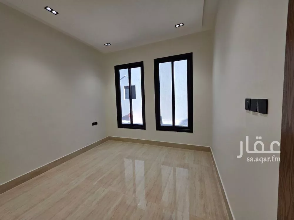 فيلا 7 غرف في عكاظ 9