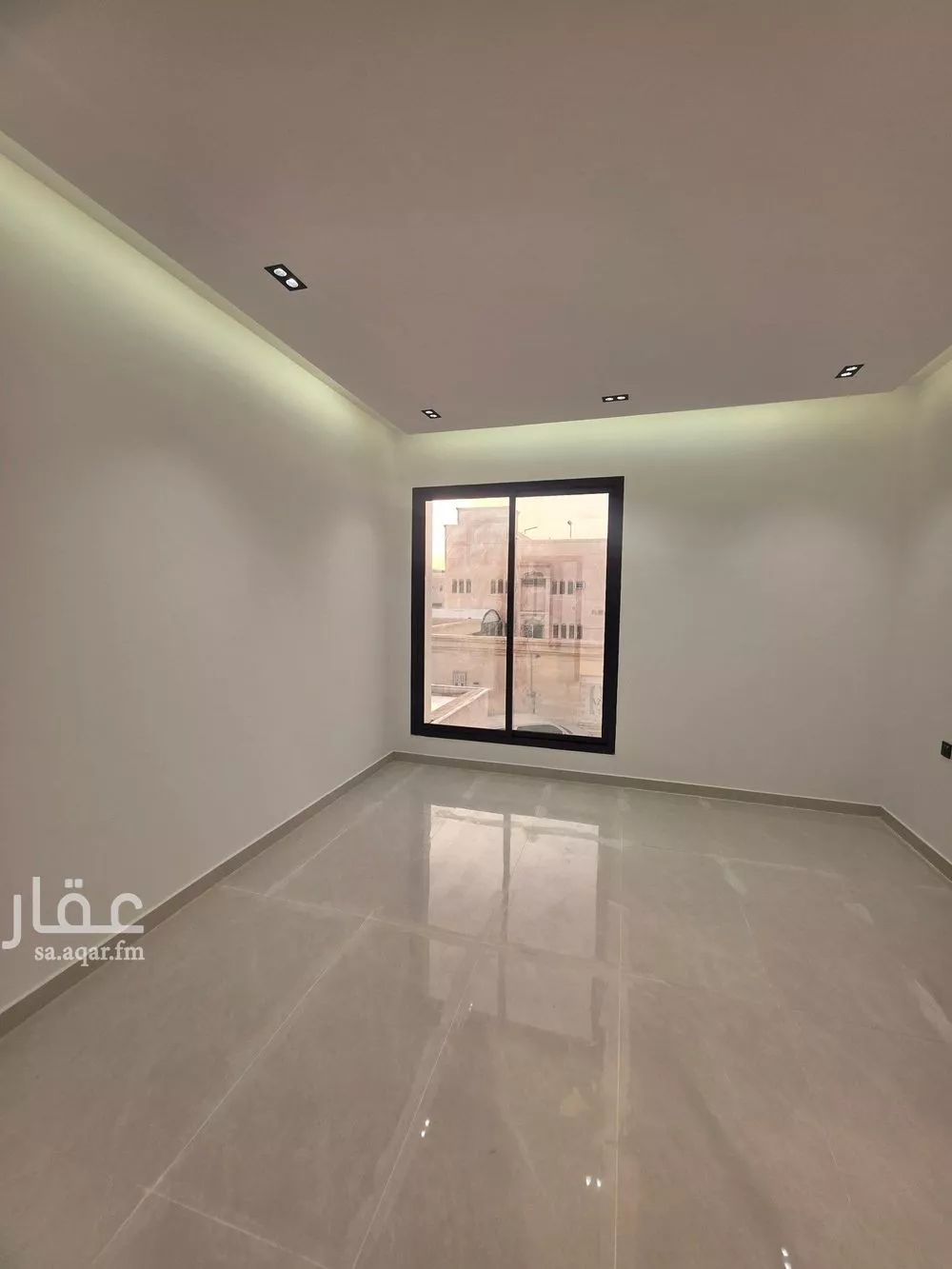 فيلا 8 غرف في طويق 11