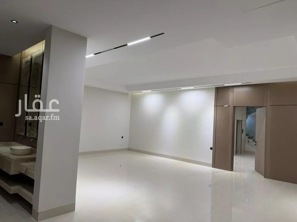 5 bedroom villa in Al Mahdiyyah 18
