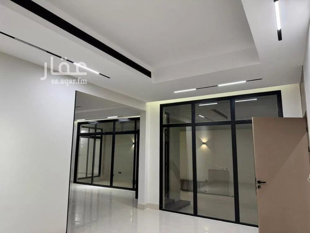 5 bedroom villa in Al Mahdiyyah 8